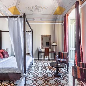 Vittorio'S Luxury